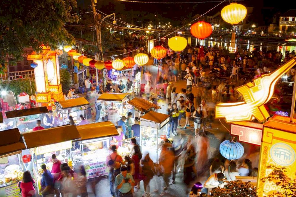 The vibrant energy of Hoi An Night Market